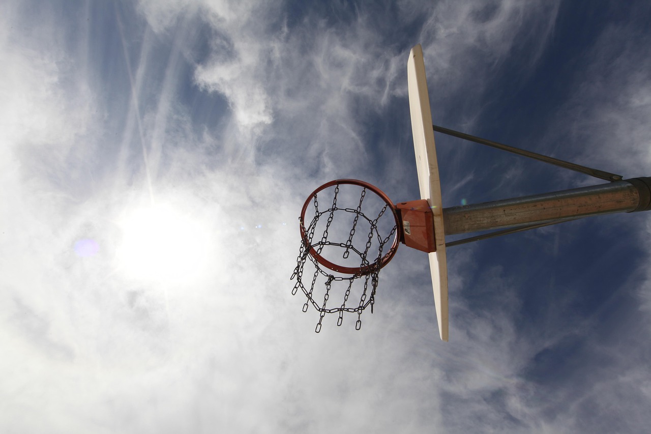 NBA比賽觀看指南，如何找到最佳觀賽體驗(yàn)，NBA比賽觀看渠道推薦